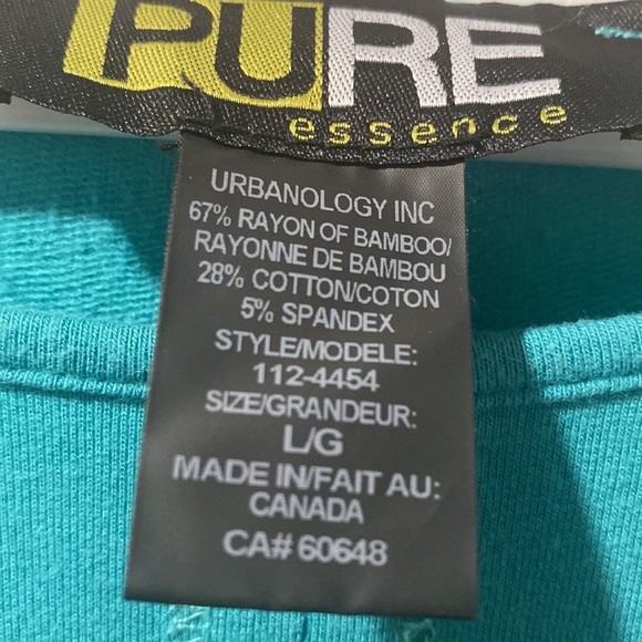 Great top to where with leggings or white pants, pockets, sleeves tie at cuff - Picture 4 of 5